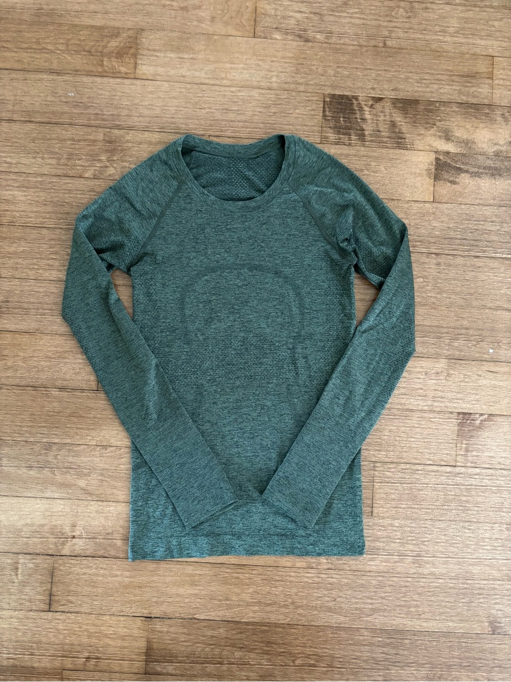 Lululemon women’s swiftly tech long sleeve